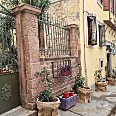 Olivia 1845 Guest House 
